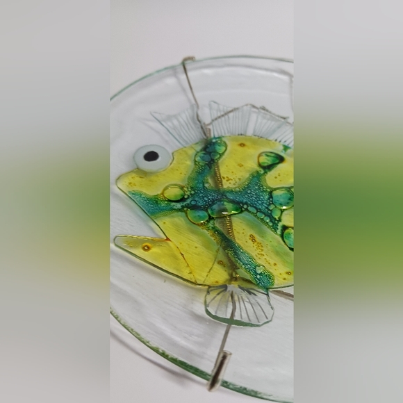 Set of 3 Fused Art Glass Fish 🐟 on Clear Plates Wall Decor - Picture 13 of 15